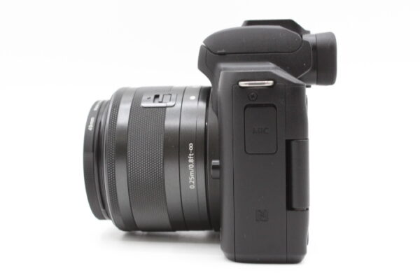 【良品】CANON キヤノン ミラーレス一眼カメラ EOS Kiss M 標準ズームキット ブラック #LE2025729 - 画像 (4)