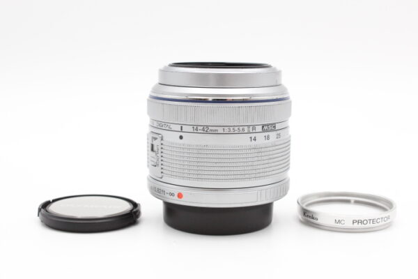 【良品】OLYMPUS オリンパス 標準ズームレンズ M.ZUIKO DIGITAL 14-42mm F3.5-5.6 II R シルバー #LE20257691