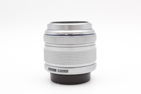 【良品】OLYMPUS オリンパス 標準ズームレンズ M.ZUIKO DIGITAL 14-42mm F3.5-5.6 II R シルバー #LE20257691 - 画像 (3)