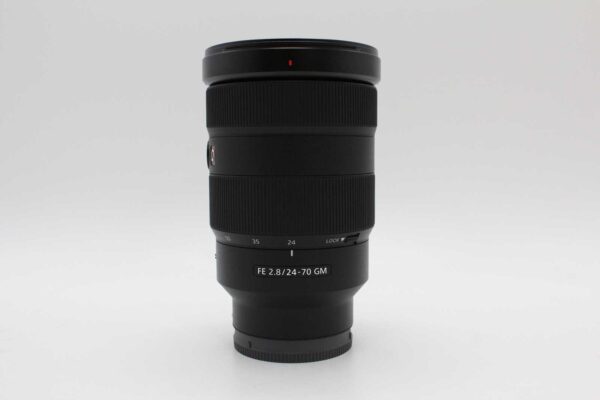 【極美品】SONY ソニー 標準ズームレンズ フルサイズ FE 24-70mm F2.8 GM G Master #LE2025859 - 画像 (2)