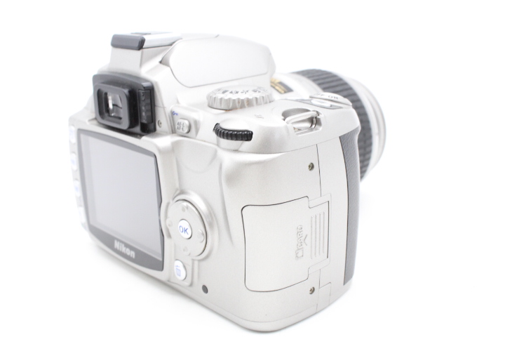 【美品】Nikon ニコン デジタル一眼レフカメラ D40 レンズキット シルバー D40SLK#LE2025830 - 画像 (8)