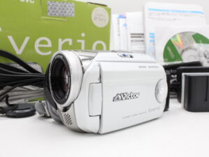 【良品】JVC KENWOOD ケンウッド ビクター Everio HDD20GB シルキーホワイト GZ-MG47-W #LE2025773