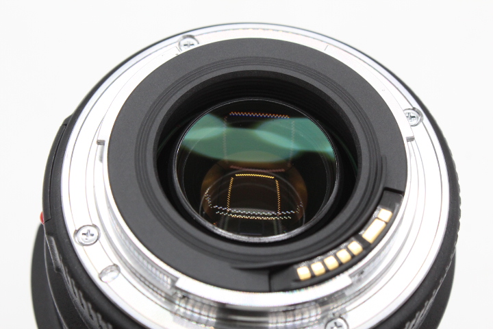 【美品】CANON キヤノン 望遠ズームレンズ EF70-300mm F4-5.6 IS USM #LE2025965 - 画像 (8)