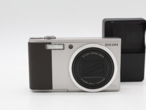 【良品】RICOH リコー R8 コンパクトデジタルカメラ シルバー #LE2026503