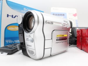 【美品】SONY ソニー 2.5型液晶モニター搭載 録画・再生ハイエイトビデオカメラ CCD-TRV126 #LE2026676