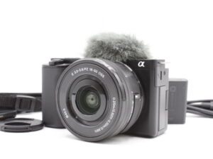 【美品】SONY ソニー ZV-E10 パワーズームレンズキット(同梱レンズ:SELP1650) ブラック ZV-E10L B #LE2027021