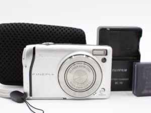 【良品】FUJIFILM 富士フイルム デジタルカメラ FinePix F50fd シルバー 1200万画素 光学3倍ズーム #LE2027674