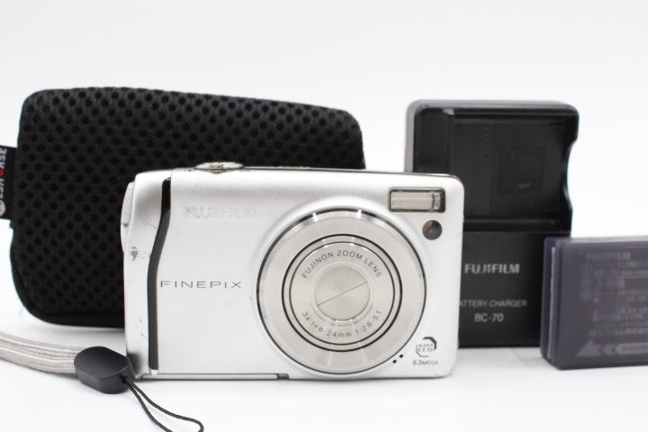【良品】FUJIFILM 富士フイルム デジタルカメラ FinePix F50fd シルバー 1200万画素 光学3倍ズーム #LE2027674