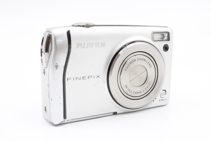 【良品】FUJIFILM 富士フイルム デジタルカメラ FinePix F50fd シルバー 1200万画素 光学3倍ズーム #LE2027674 - 画像 (8)