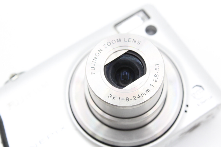 【良品】FUJIFILM 富士フイルム デジタルカメラ FinePix F50fd シルバー 1200万画素 光学3倍ズーム #LE2027674 - 画像 (11)