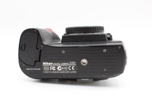 【訳あり】Nikon D100 D70 ボディ　レンズ付 部品取り現状品 訳あり】Nikon D100 D70 ボディ レンズ付 部品取り現状品 ✨訳あり特価