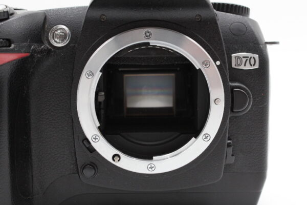 良品】NIKON ニコン デジタルカメラ D70 ボディ/BODY610万画素