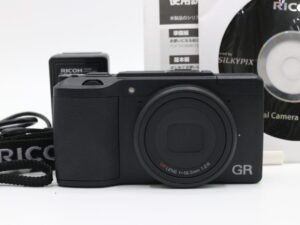 【良品】RICOH リコー デジタルカメラ GRII APS-CサイズCMOSセンサー ローパスフィルタレス #LE2029263