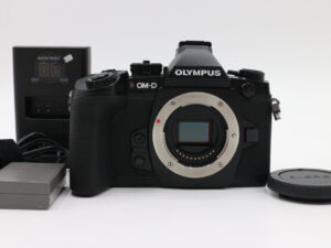 【良品】OLYMPUS オリンパス OM-D E-M1 ボディ ミラーレス一眼カメラ マイクロフォーサーズ #LE2029481