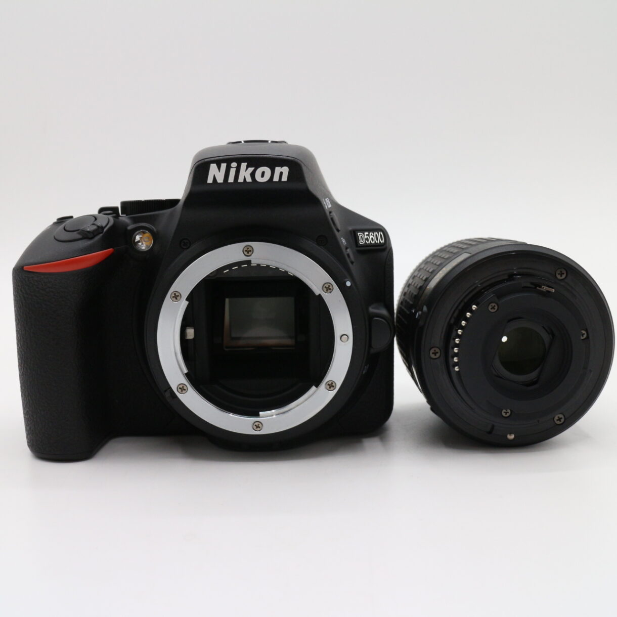 【良品】NIKON ニコン D5600 AF-P 18-55 VR レンズキット ブラック バリアングル液晶 #LE2029507 - 画像 (2)