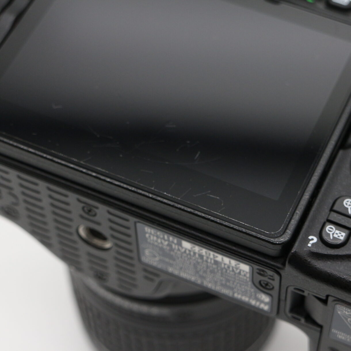 【良品】NIKON ニコン D5600 AF-P 18-55 VR レンズキット ブラック バリアングル液晶 #LE2029507 - 画像 (4)